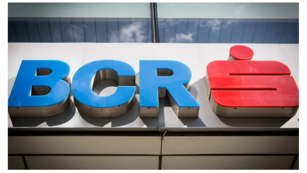 Schimbări importante pentru clienții BCR. Ce se întâmplă de la 1 august