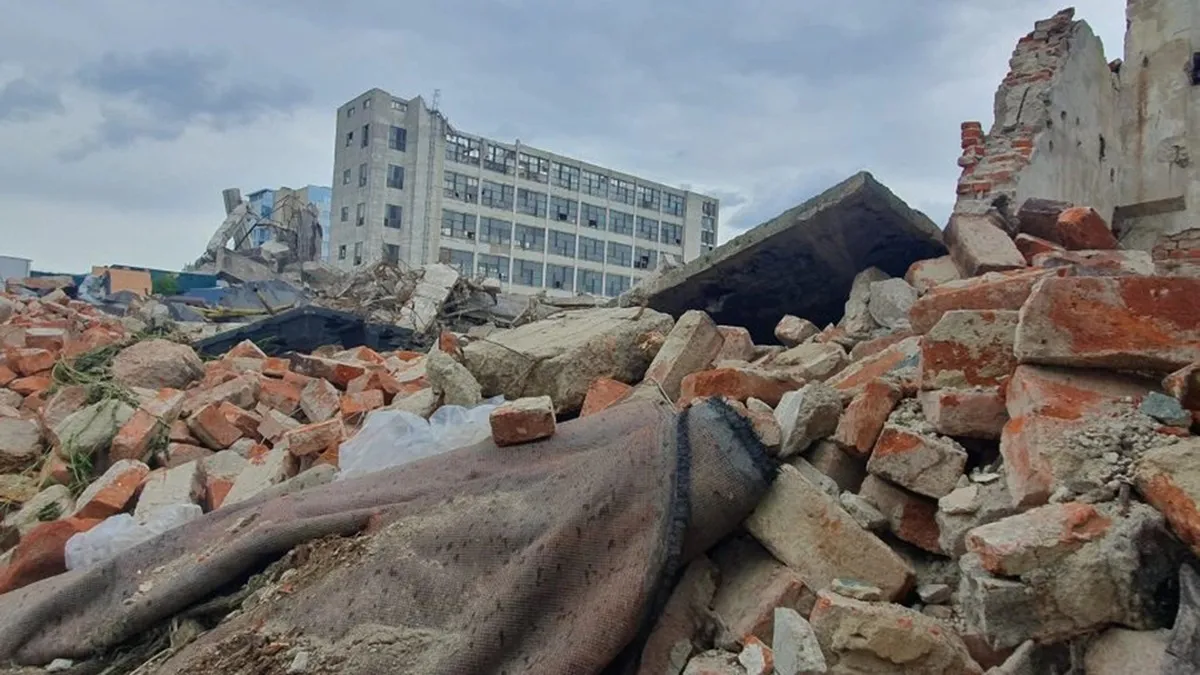 Dispare o bucată din istoria industrială a Capitalei. Fabrica celebră în comunism este demolată pentru un proiect ambițios