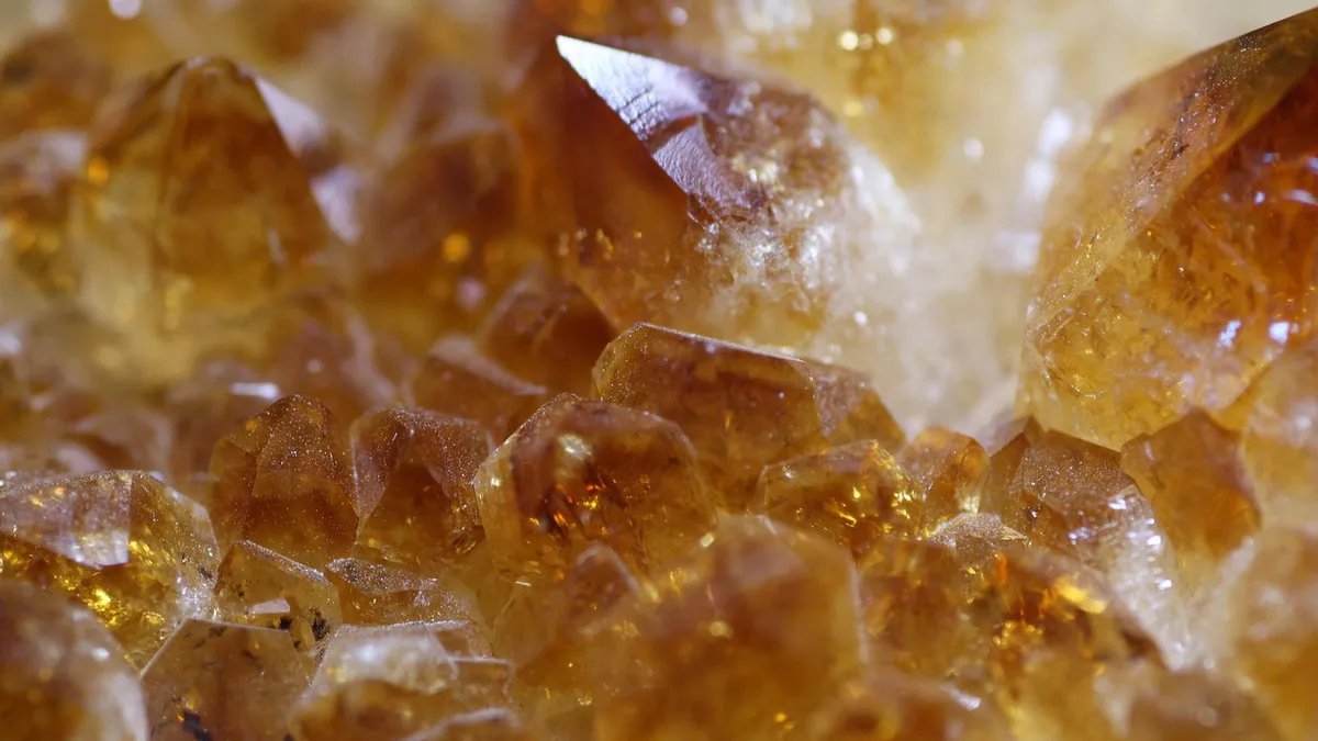 Piatra prețioasă care atrage atrage norocul și prosperitatea. Este bine să o ai în casă