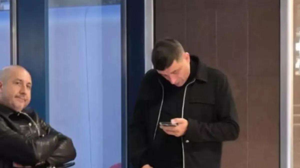 George Simion a plecat din România imediat după alegeri. Unde a zburat președintele AUR și de cine a fost însoțit