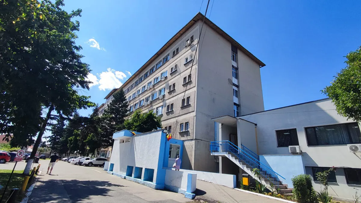 O fetiţă de 3 ani a murit la Spitalul Judeţean Târgu Jiu. Medicii suspectează că ar fi înghițit medicamentele surorii ei, aflată sub tratament pentru autism