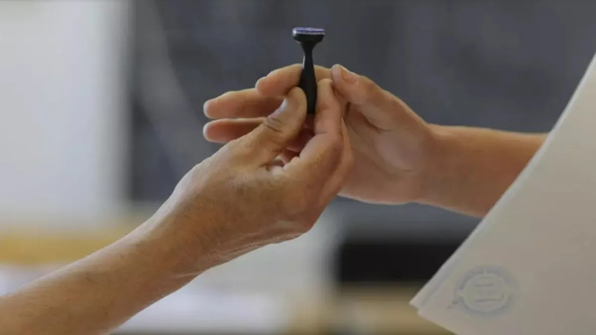 Alegeri prezidențiale 2025. BEC anunță reguli stricte pentru zilele votului. Ce NU au voie să facă românii