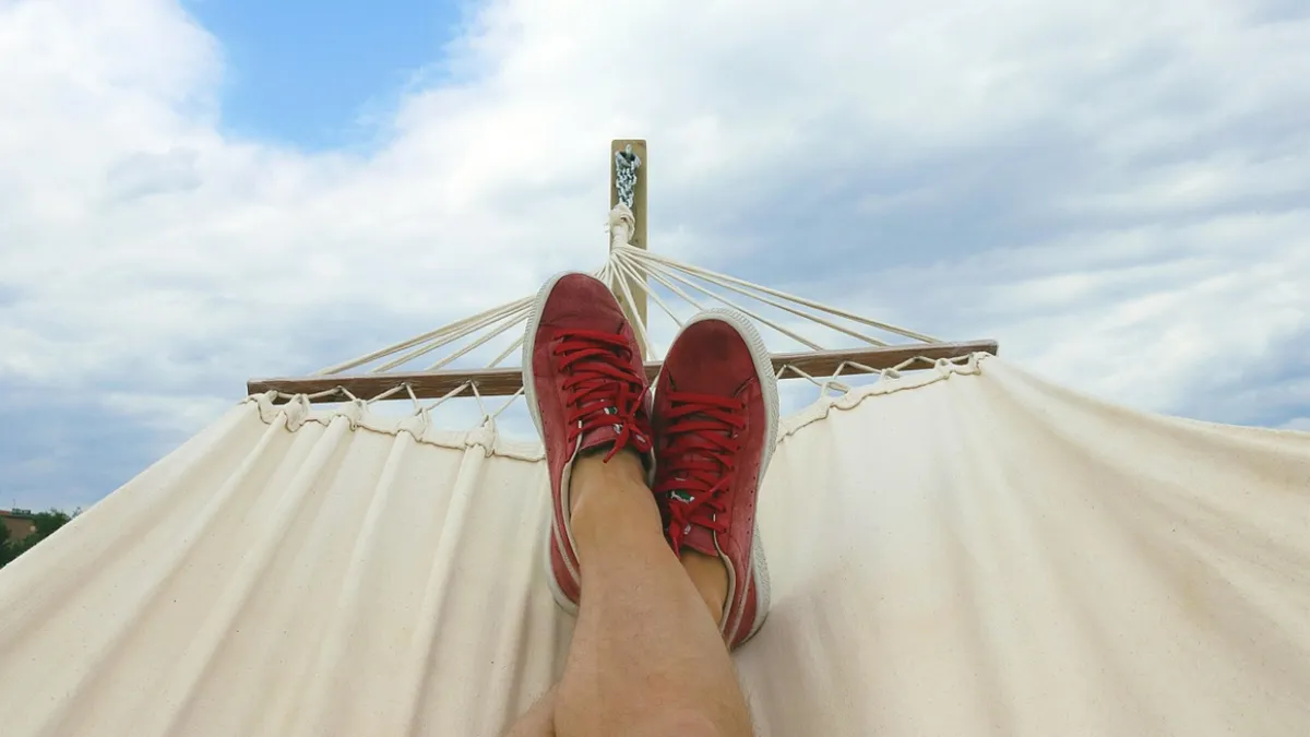 Răsfățul zilelor libere pentru români va continua în iunie. Cât vor sta acasă luna viitoare