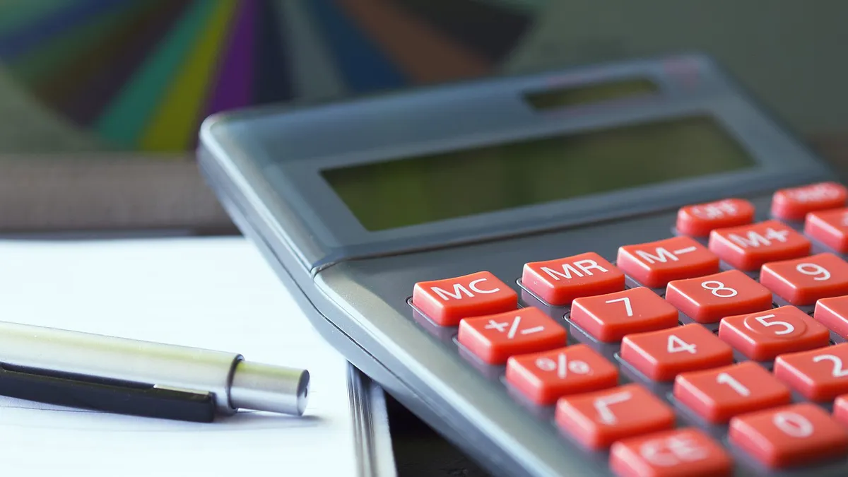 Taxa cash care trebuie plătită de toată lumea. Nu se acceptă plățile cu cardul