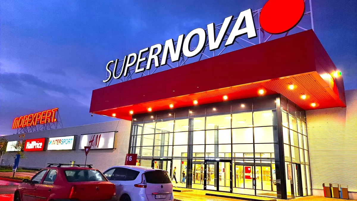 Un hipermarket din România se închide. Prețuri cu 50% mai mici la produsele rămase pe stoc