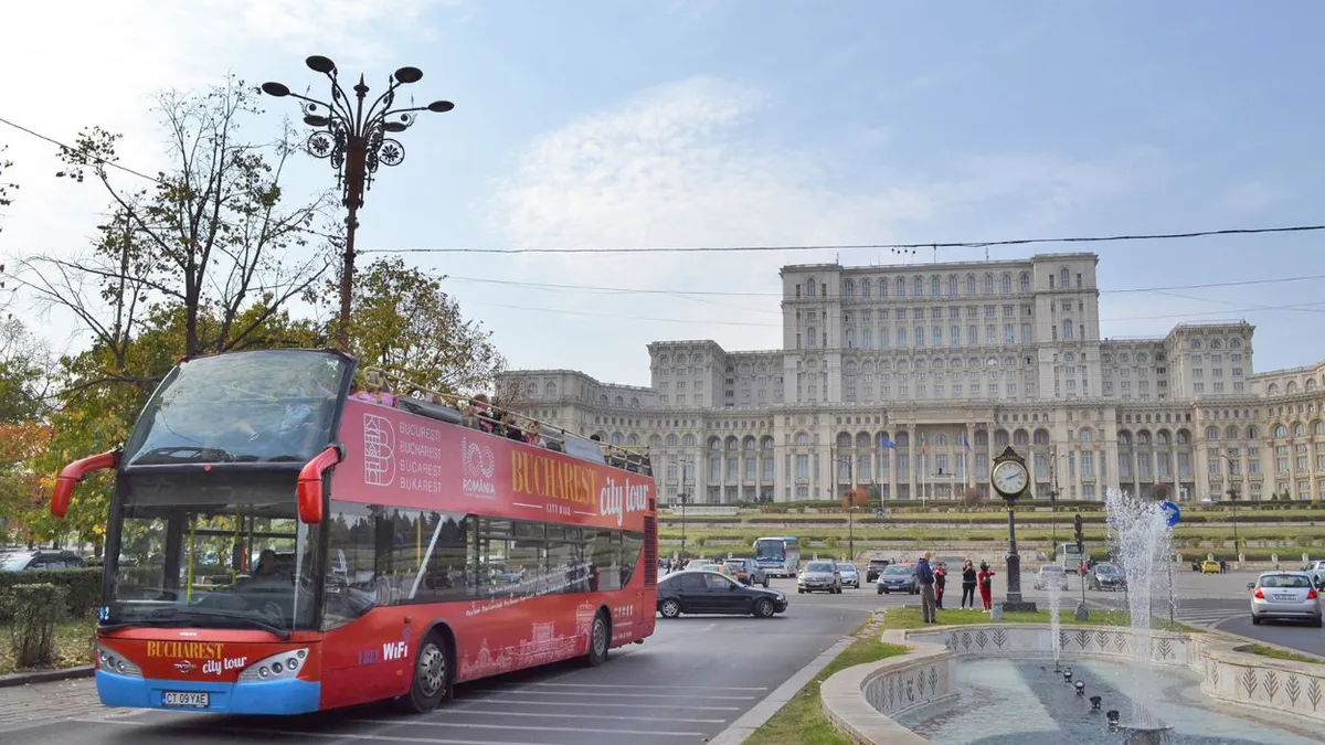 Autobuzele turistice „Bucharest City Tour” revin din 25 august. Care este traseul și cât costă biletul