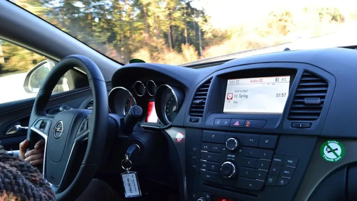 Alertă pentru șoferii care merg în concediu. Au apărut site-uri false care vând vinietă la prețuri mai mari