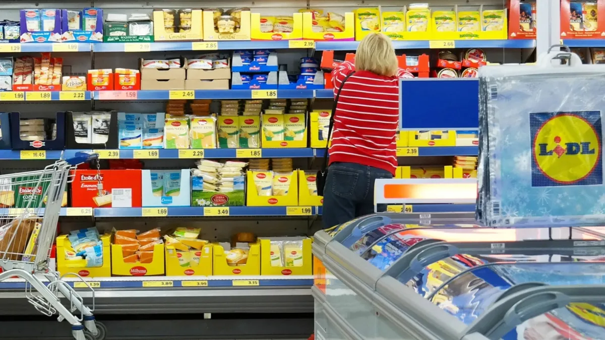 Lidl, anunț important pentru clienți! Retailerul nu mărește prețurile la toate produsele de la 1 august