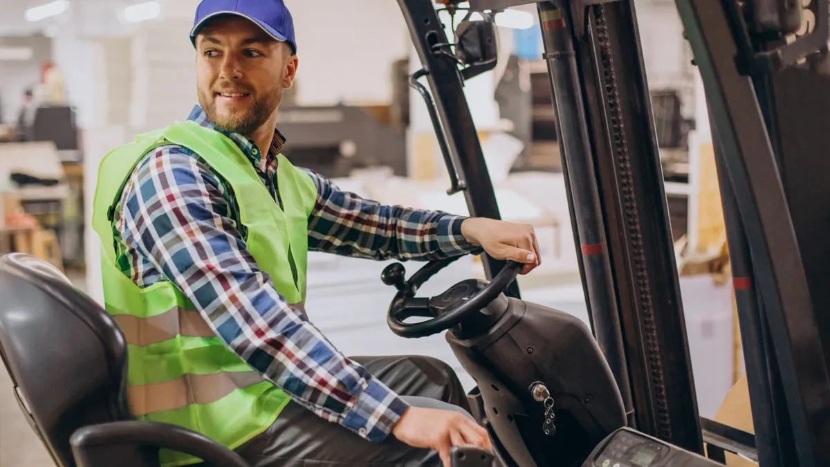 Locuri de muncă pentru români în ţările UE. Ce posturi sunt disponibile şi ce salarii se oferă