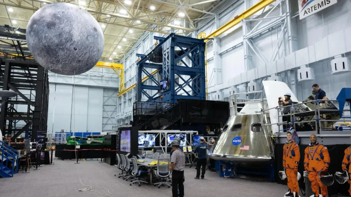 Astronauții misiunii Artemis 2 se pregătesc pentru călătoria în jurul Lunii din 2026