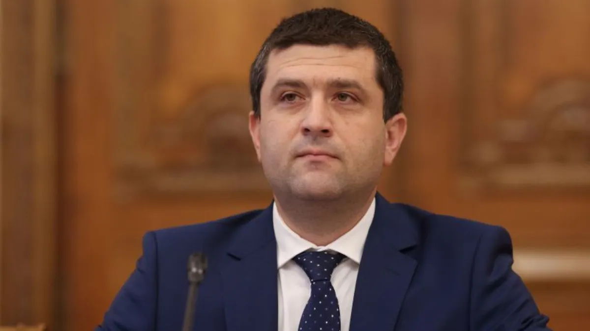 Scandal în Coaliție pe cele 600 de CV-uri de la Ministerul Economiei. USR, acuzat de PSD că vrea să-și instaleze oamenii în funcții