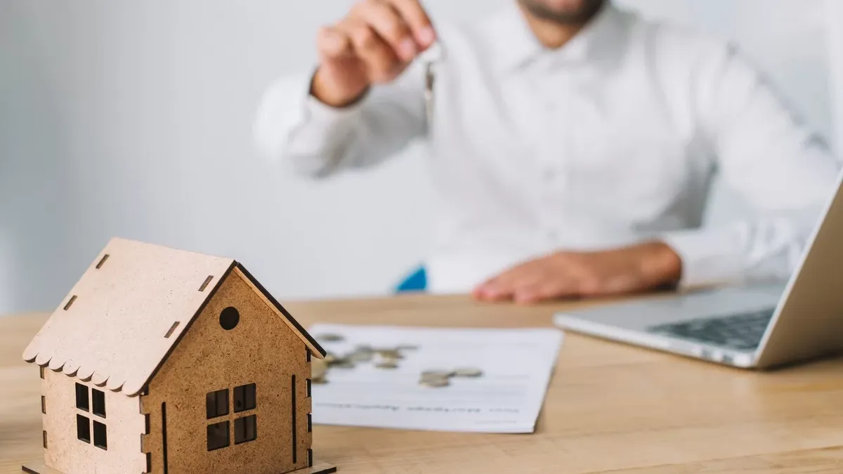 Creştere semnificativă a numărului de credite ipotecare luate de români, faţă de aceeaşi perioadă a anului trecut