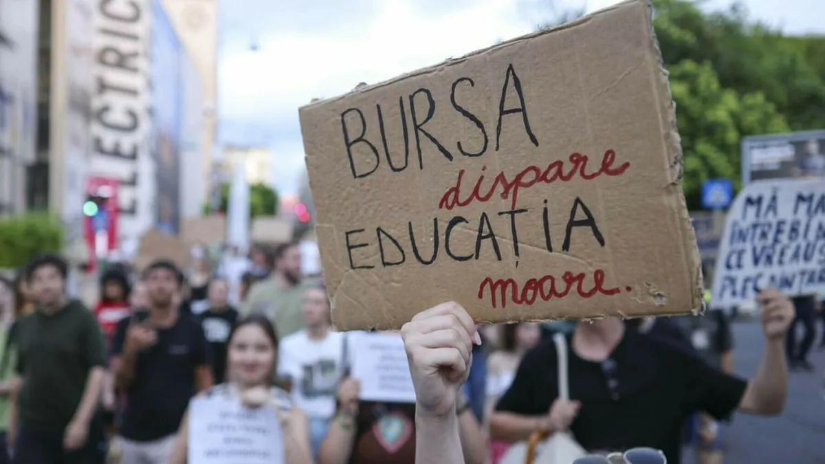 Studenții îl acuză pe Ilie Bolojan că le întoarce spatele și nu vrea să discute despre burse