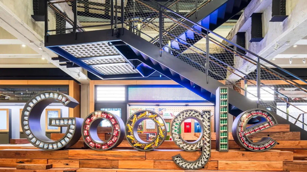 Capitalizarea de piață a companiei-mamă Google, Alphabet, atinge pentru prima dată 3 trilioane de dolari