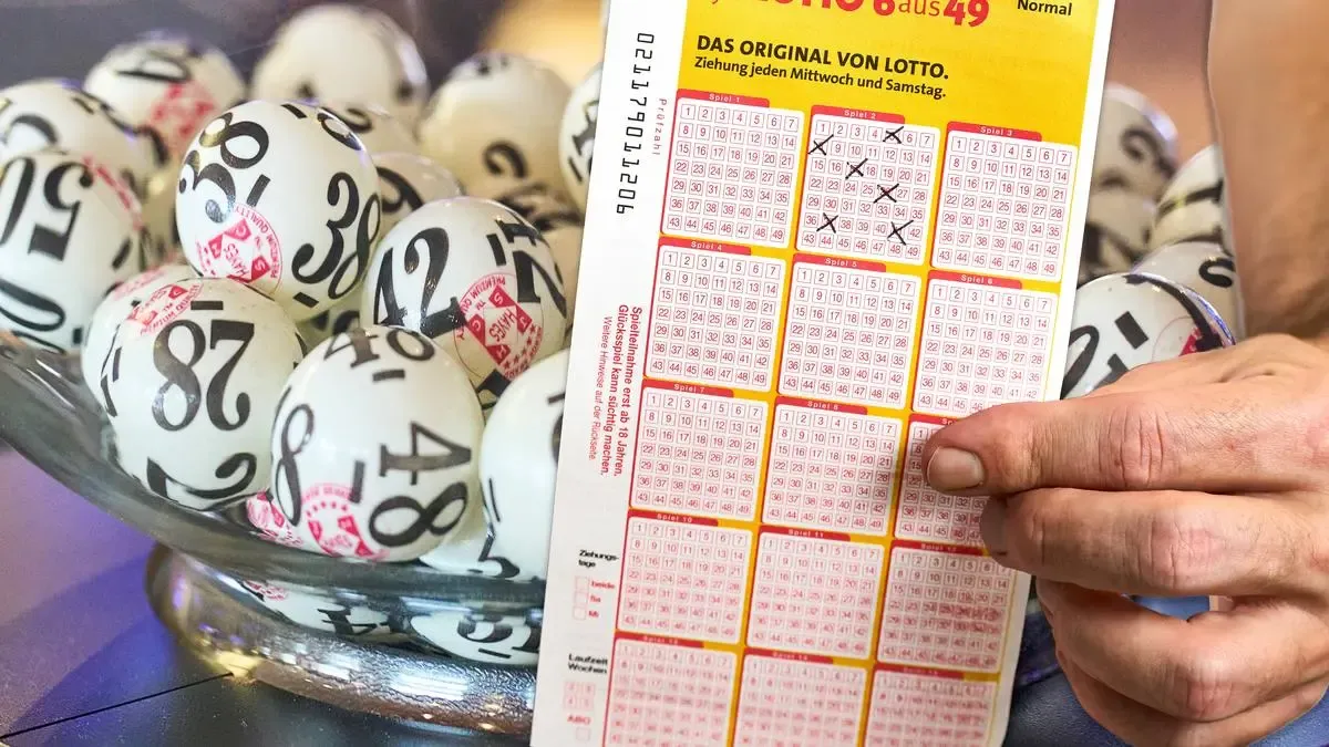 Bărbat devenit multimilionar după ce a descoperit întâmplător un bilet câştigător la Loto în buzunarul unei jachete vechi