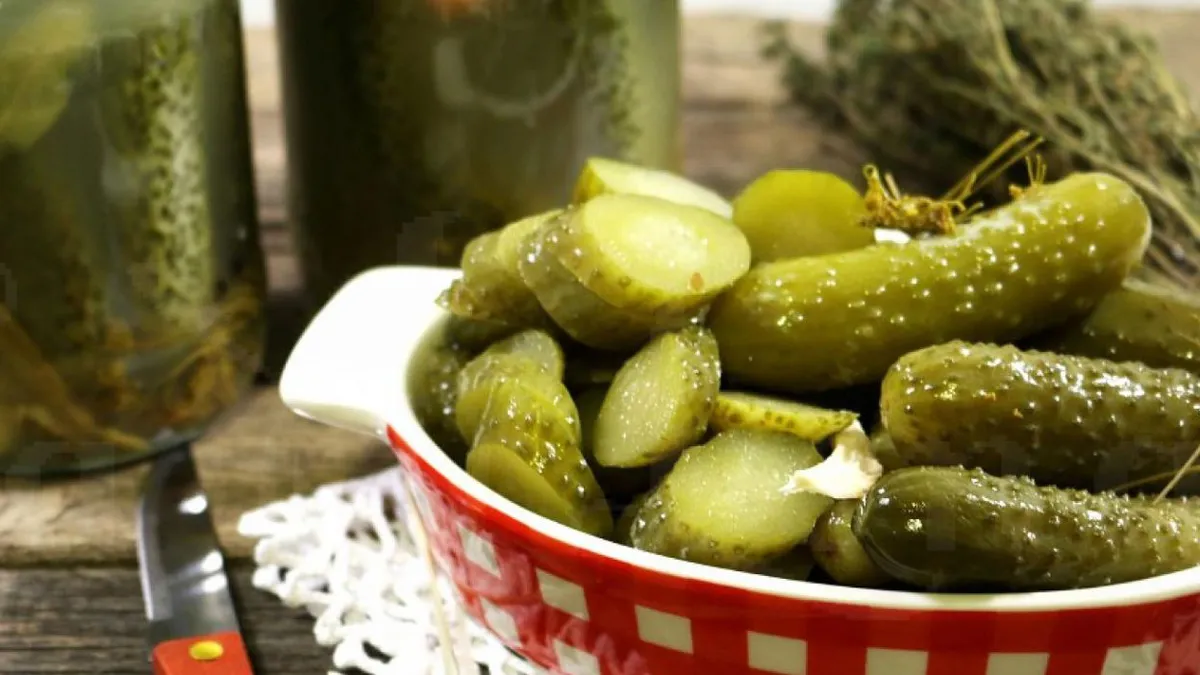 Secretul castraveților murați din Bucovina. Rețeta tradițională care îi face aromați și crocanți