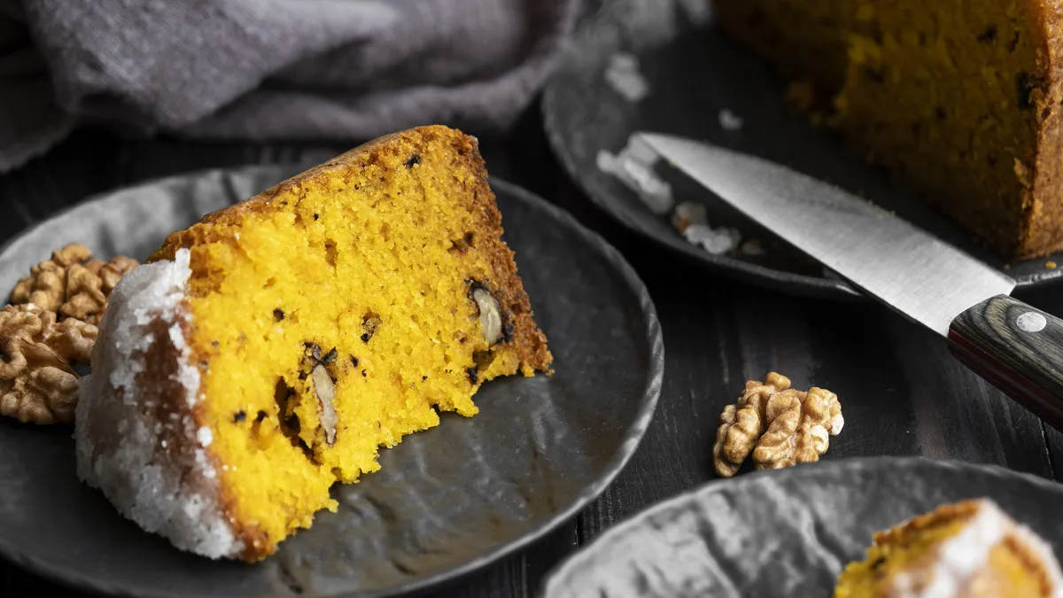 Chec pufos cu dovleac, nuci și scorțișoară. Desertul perfect pentru zilele răcoroase de toamnă