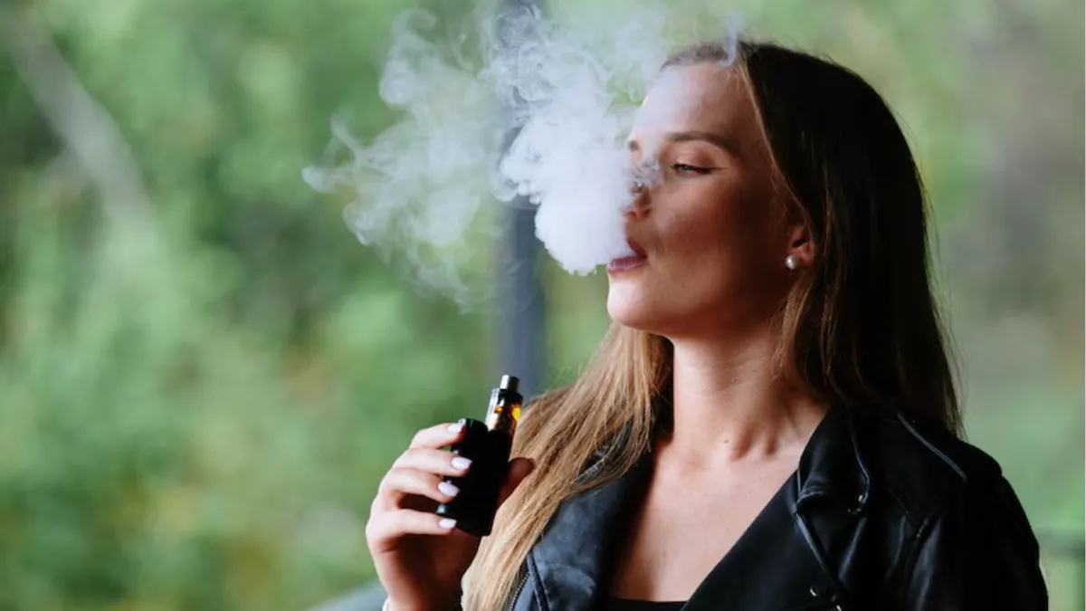 O elevă din Iași a ajuns la spital după ce a fumat dintr-o țigară electronică de tip vape