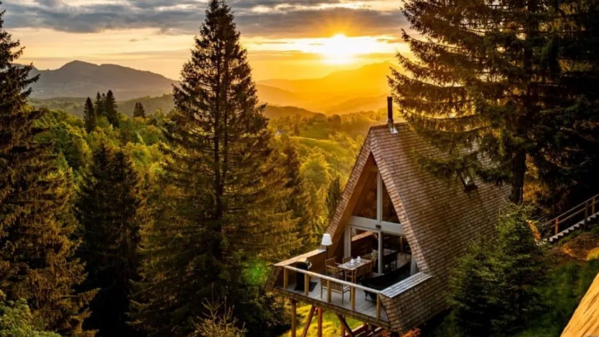 Cât costă un sejur la munte în prima vacanță pe care o au elevii în anul școlar 2025-2026. Destinațiile pentru care optează românii