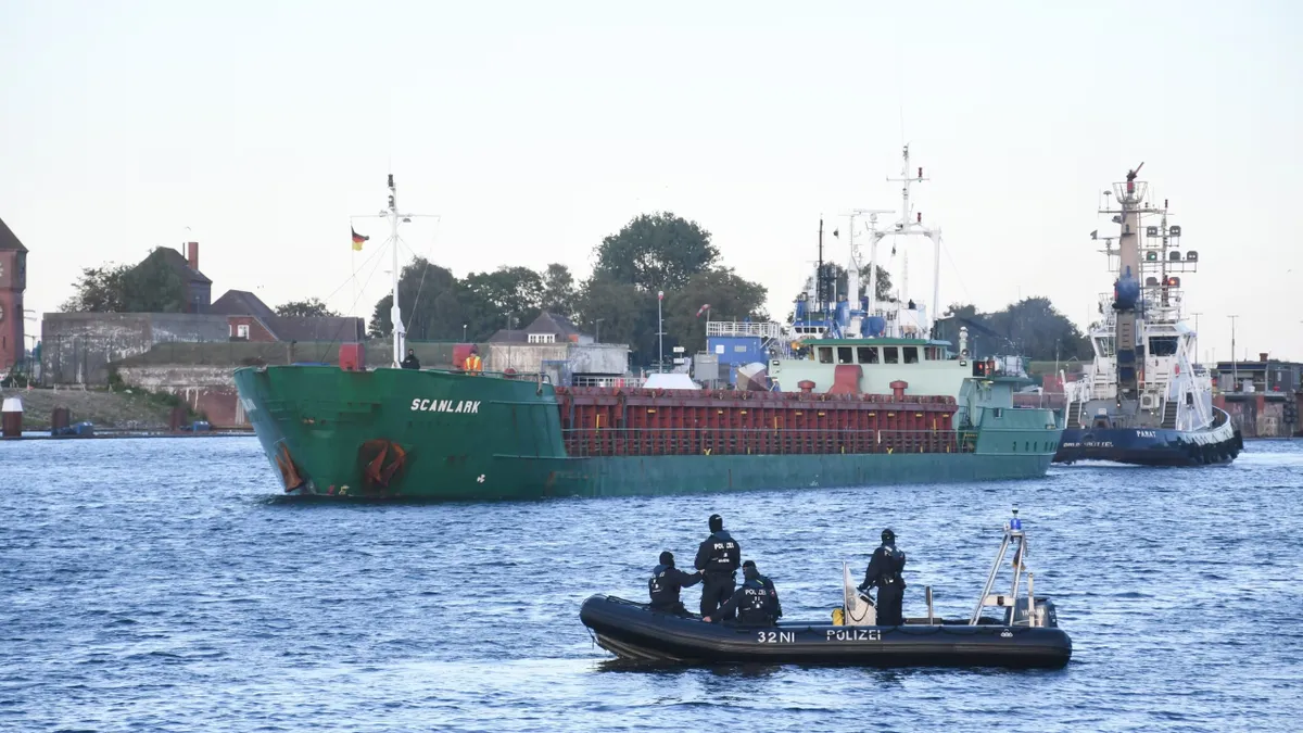 Navă de marfă cu ruși la bord, reținută în Germania pentru suspiciuni de spionaj și sabotaj