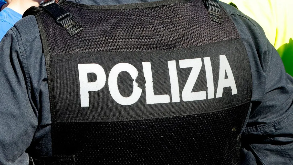 Un român aflat în vacanță în Italia a fost arestat pentru că polițiștii l-au confundat cu un hoț cu același nume. Bărbatul a stat o lună în închisoare