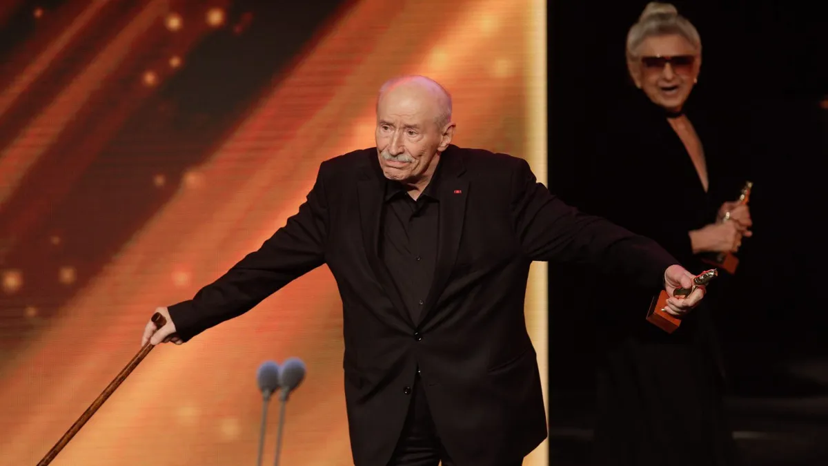 Final de drum pentru Victor Rebengiuc. Marele actor a făcut anunțul: „Adio!”