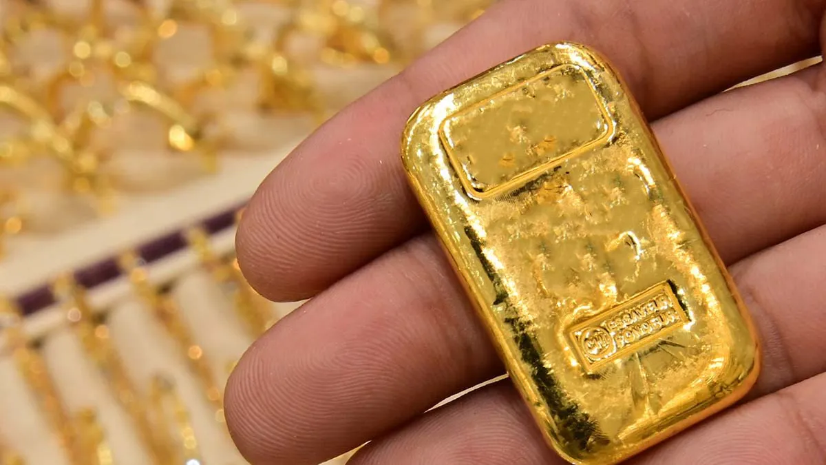 Nou record de preț pentru aur. Casele de amanet au fost luate cu asalt de români, atât pentru a vinde, cât și pentru a cumpăra bijuterii