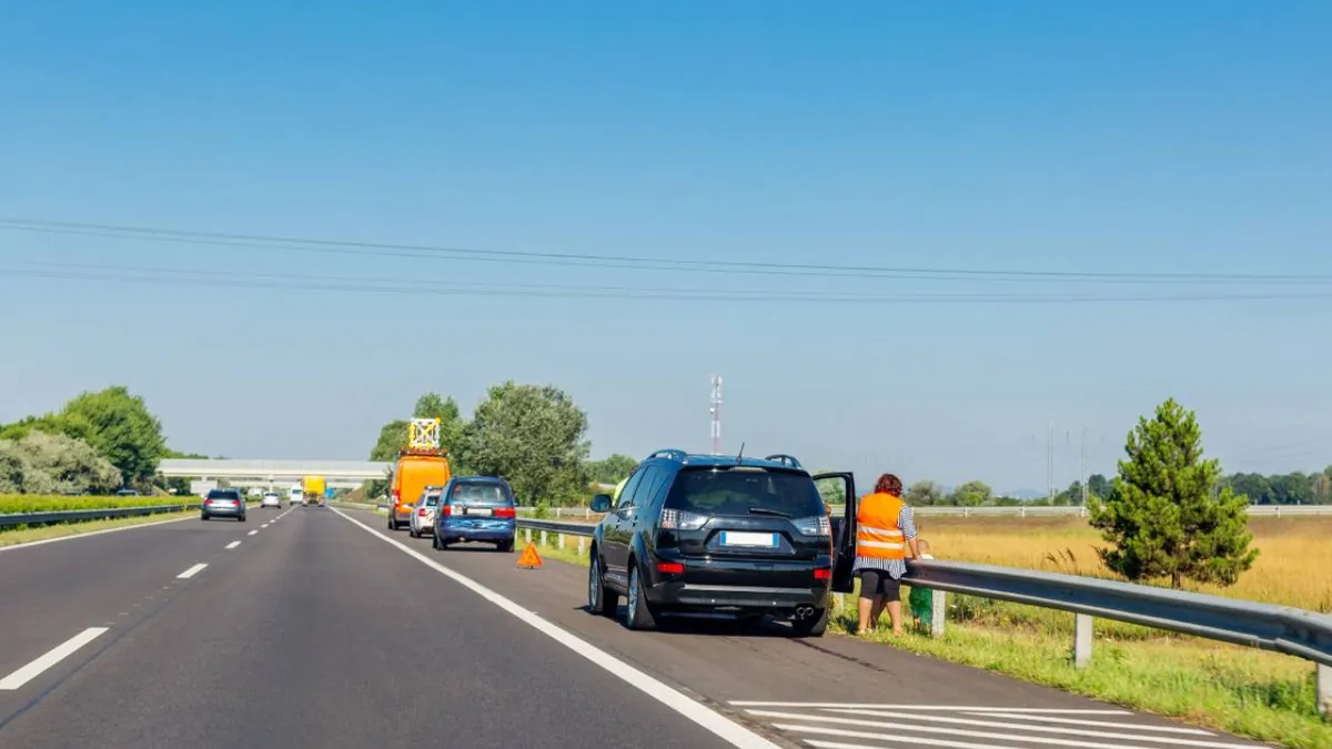 Singurele situații în care ai voie să oprești pe banda de urgență de pe autostradă. Cum poți evita amenzi de până la 4.000 de lei și suspendarea permisului pe 90 de zile