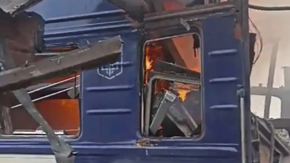 Ucraina: Zeci de pasageri și lucrători feroviari au fost răniți, după ce un tren de pasageri a fost atacat de o dronă rusească