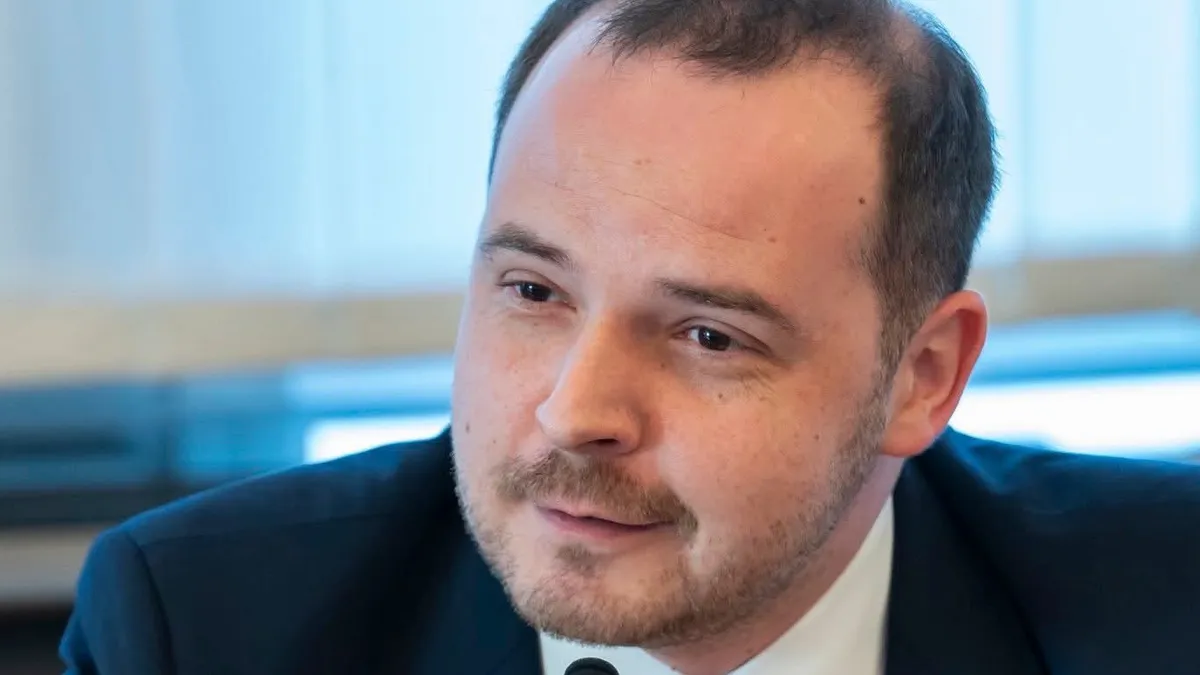 Spargerea monopolului CNAS nu va însemna privatizarea sistemului de sănătate, afirmă ministrul Rogobete