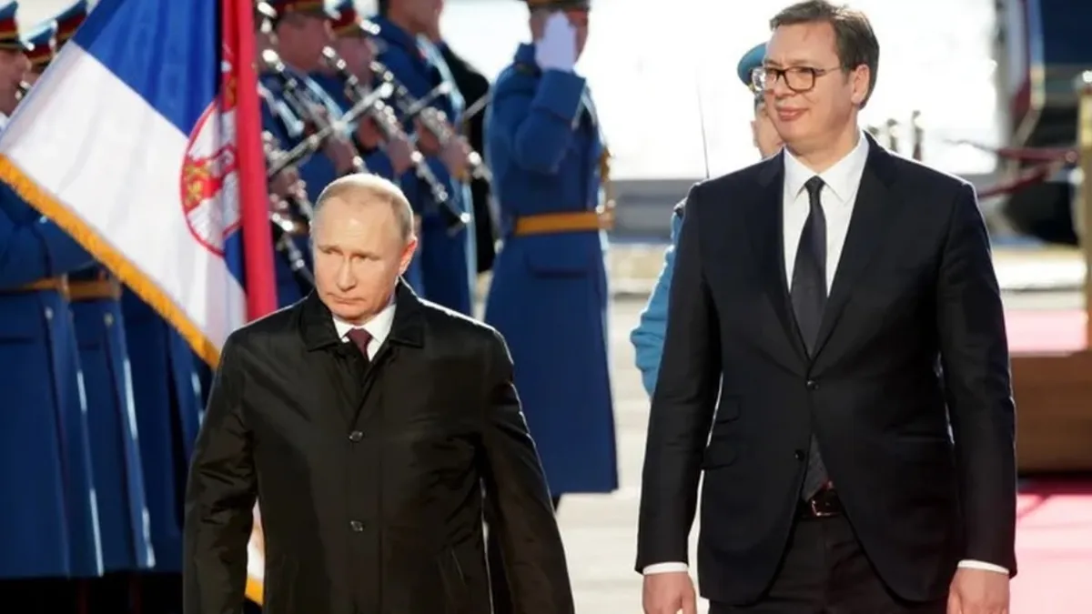 Rușii iau foc după ce președintele Serbiei a anunțat că va vinde arme oricărei țări, chiar dacă acestea vor ajunge ulterior în Ucraina