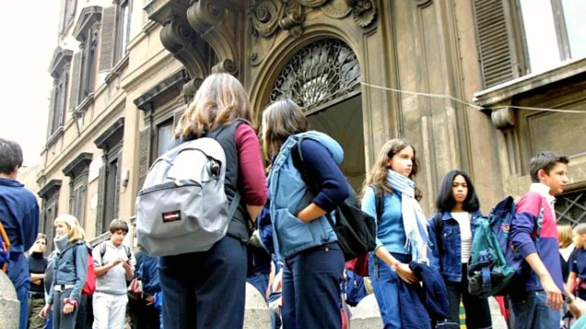 1.500 de euro pentru părinții din Italia care își duc copiii la școli private. Inițiativa care a generat numeroase discuții
