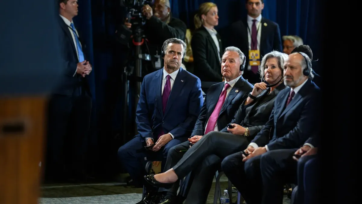 Trump îl trimite pe Witkoff la Moscova să discute cu Putin planul de pace