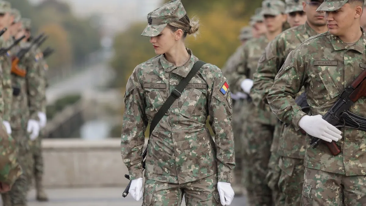 Serviciul militar voluntar pentru femeile din România. Se pot câștiga peste 5.000 de euro