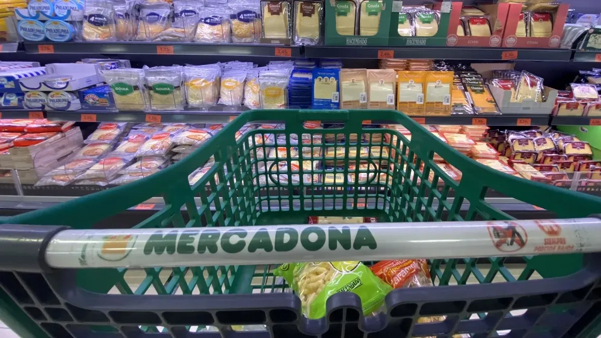 Spania nu mai este deloc ieftină! Un cuplu de români arată cât costă un kilogram de ceapă, cartofi sau ulei în 2025