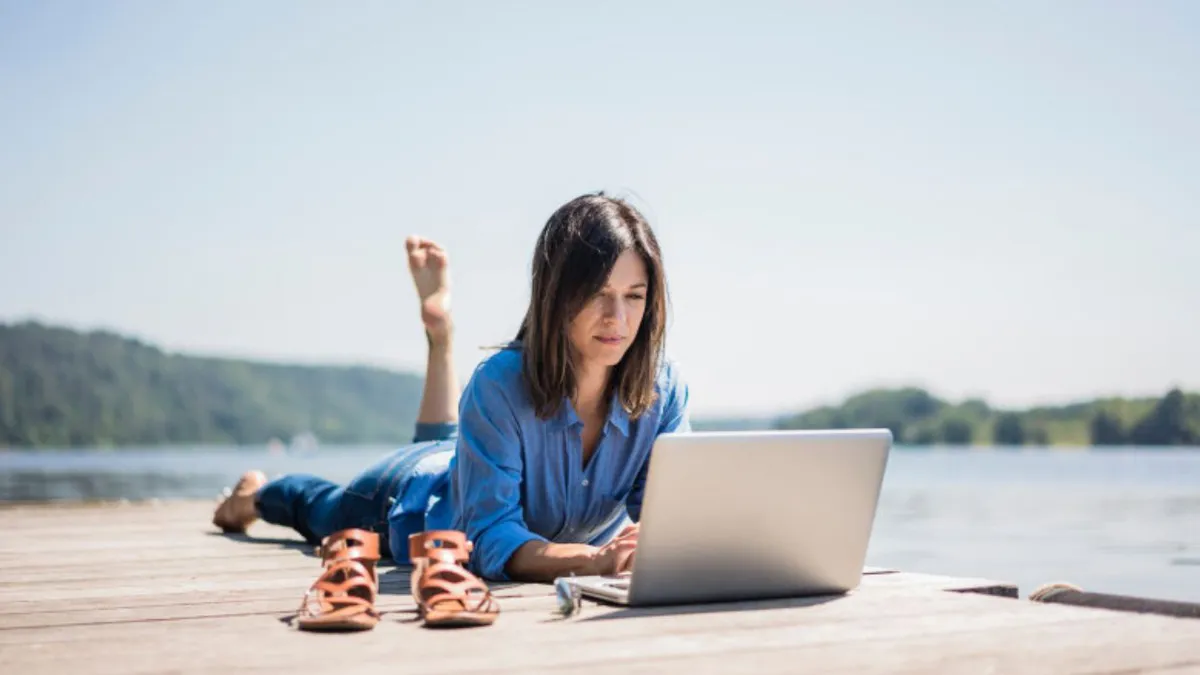 Munca remote, rețeta ehilibrului: Agajații care lucrează de acasă dorm mai mult, mănâncă mai sănătos și sunt mai puțin stresați