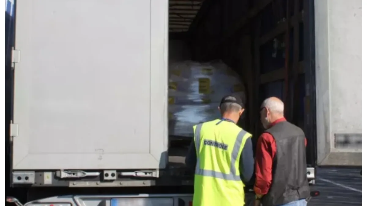 Șofer român de TIR, condamnat la închisoare și amendat cu peste șase milioane de euro în Franța. Ce au găsit polițiștii în camionul său