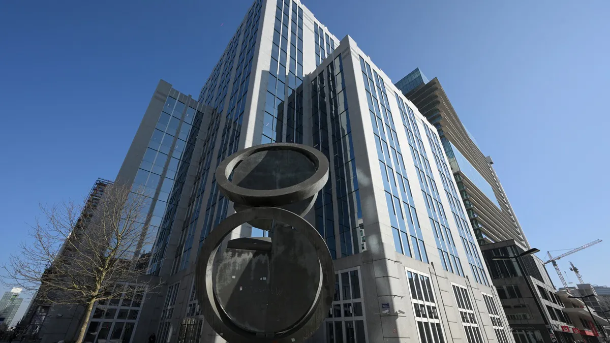 Uniunea Europeană îngheață pe termen nelimitat activele rusești