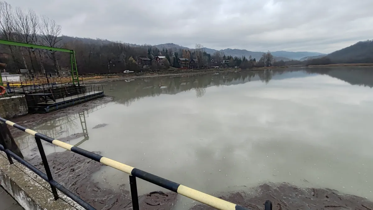 Apele Române: Distribuția apei în Prahova va începe doar după confirmarea analizelor DSP