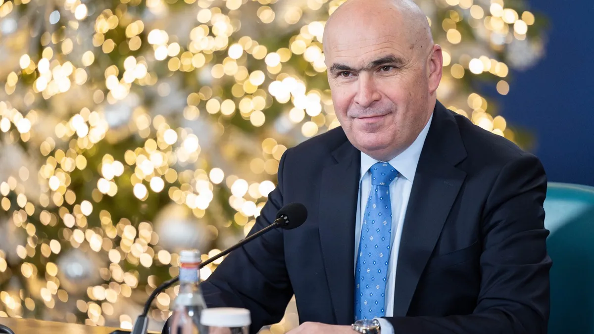 Coaliţia a ajuns la un acord în privinţa creşterii salariului minim la 4.325 de lei