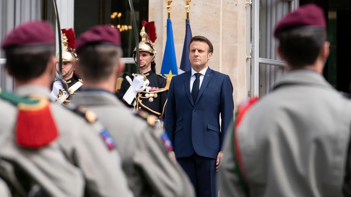 Volodimir Zelenski se întâlnește cu Emmanuel Macron în Franța, după discuțiile privind acordul de pace între SUA și Ucraina