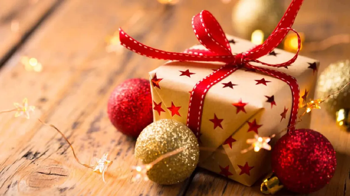 Câți bani vor da românii pe cadourile de Crăciun în 2025. Care este venitul mediu alocat de o familie pentru Sărbători