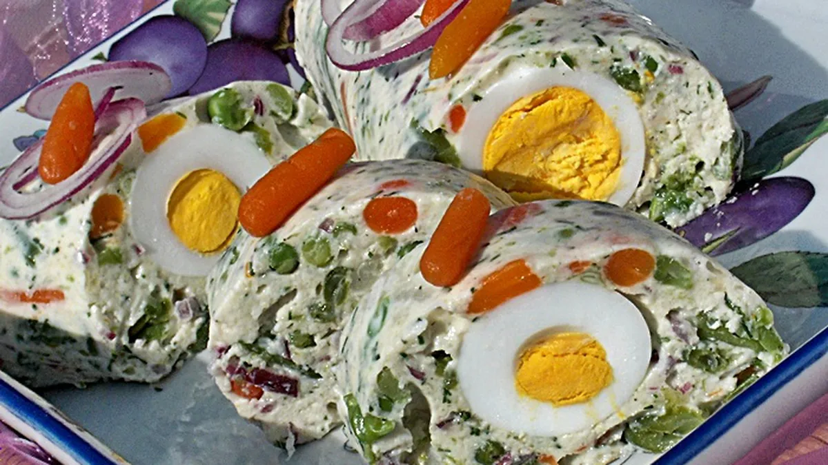 Rețetă de Crăciun: Ruladă cu branză și legume