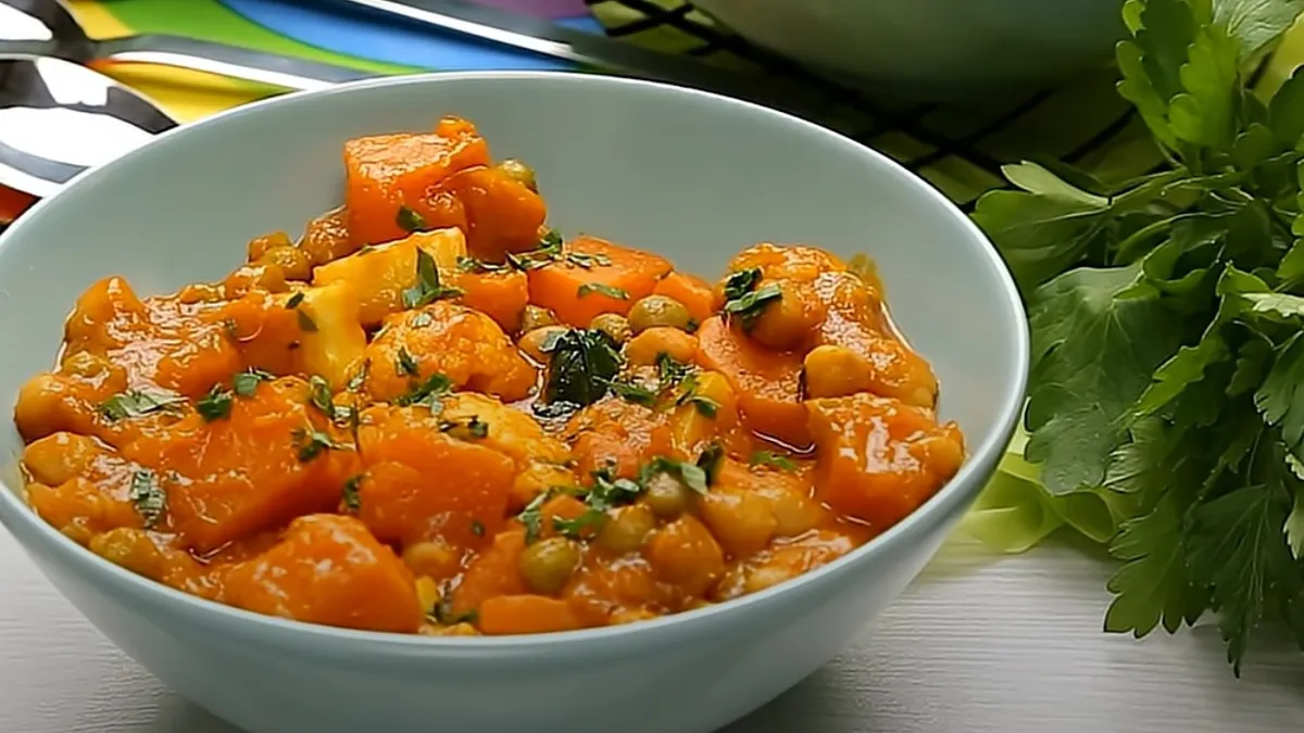 Tocăniță vegetariană cu ”touch” modern, deliciul de post pe care îl poți prepara în cel mult o oră