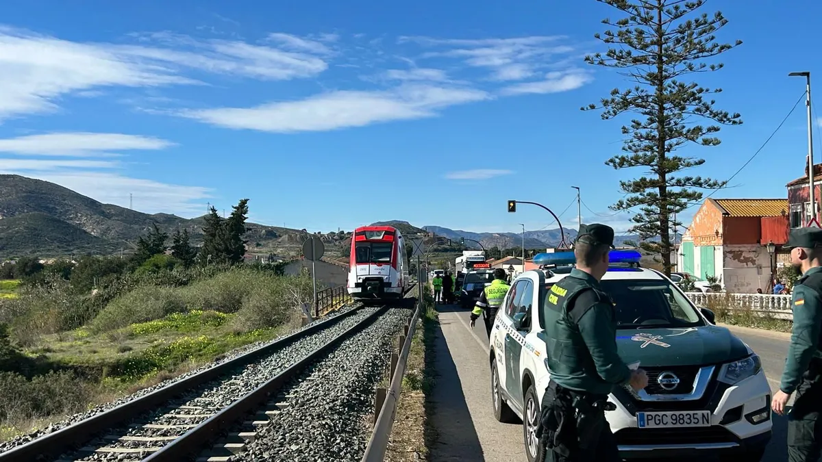 Spania: Un tren de navetiști s-a izbit de o macara în apropiere de Cartagena, mai mulți răniți ușor