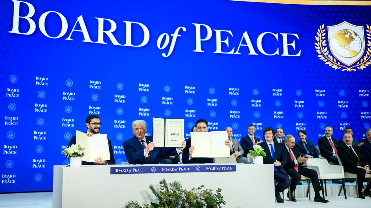 Sondaj Avangarde: 44% dintre români cred că România ar trebui să adere la Consiliul pentru Pace propus de Donald Trump