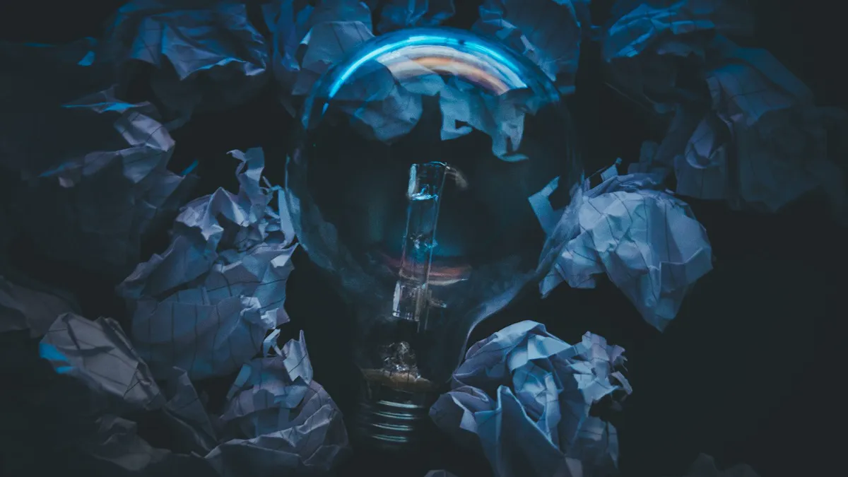 Iluminatul locuinței: de ce unele becuri sunt mai periculoase decât par