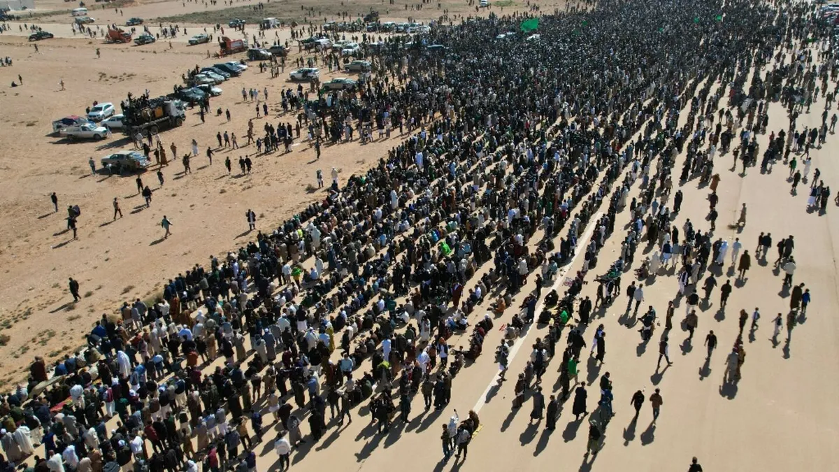 Mii de persoane au participat la înmormântarea fiului lui Gaddafi în Libia