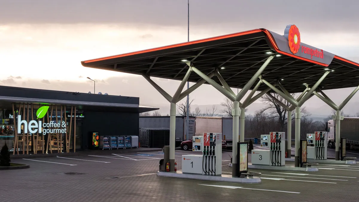 Rompetrol avertizează că închiderea a patru stații din Constanța poate afecta mediul economic local