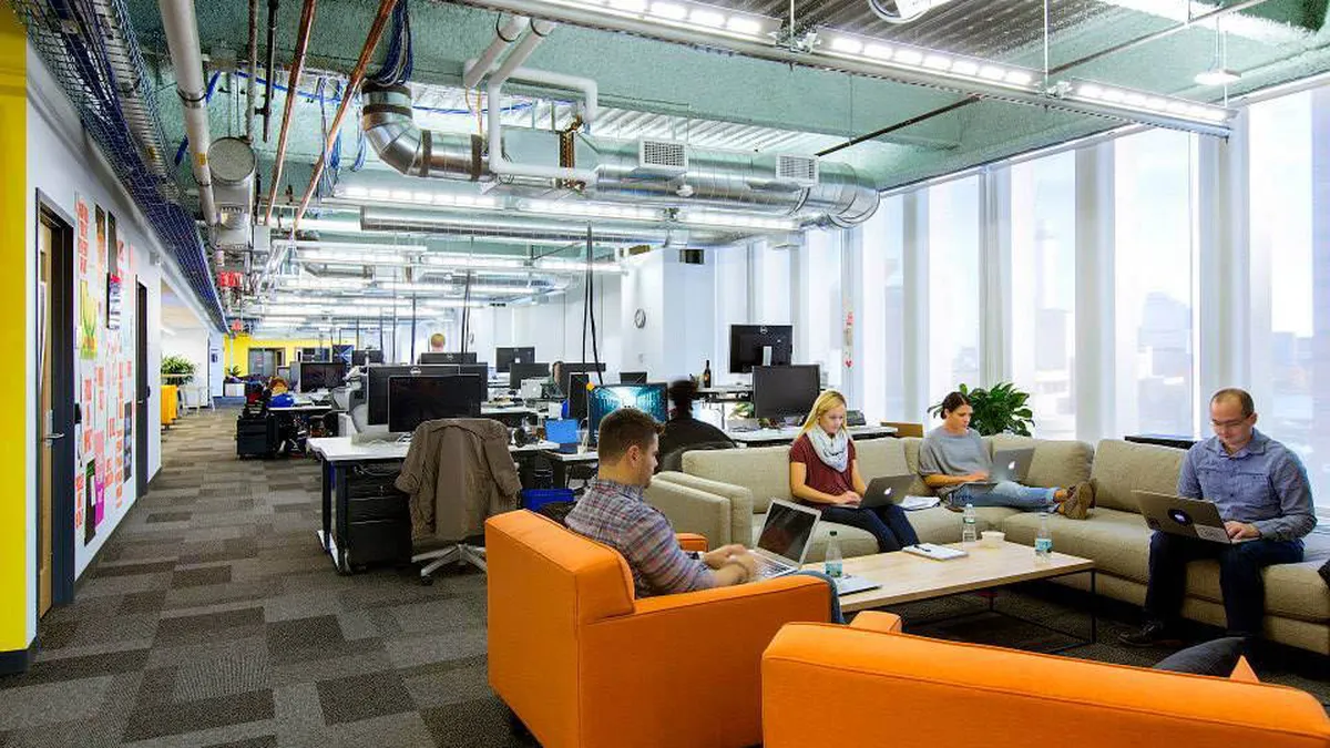 Employee Wellbeing Index 2025: sensul muncii depășește salariul ca factor principal de motivare pentru angajații români